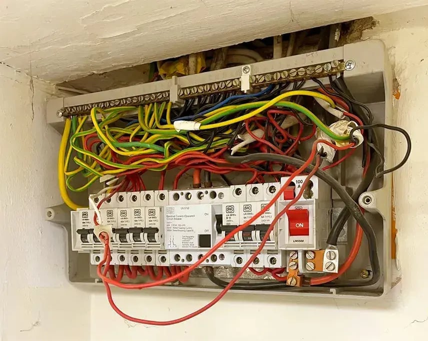 fuse-box-before
